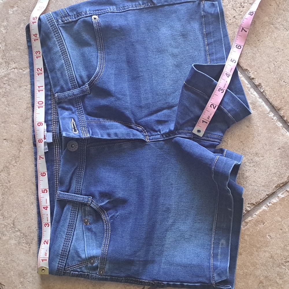 EUC denim shorts size 7 juniors